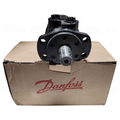 New Holland / Danfoss OMR 160 N Hydraulic Motor Part # 84273192 / 11064856 - Image 2